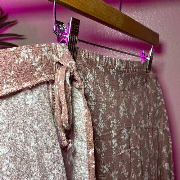 Urban Romantics - Pink & White Floral Midi Wrap Skirt - Picture 8 of 14